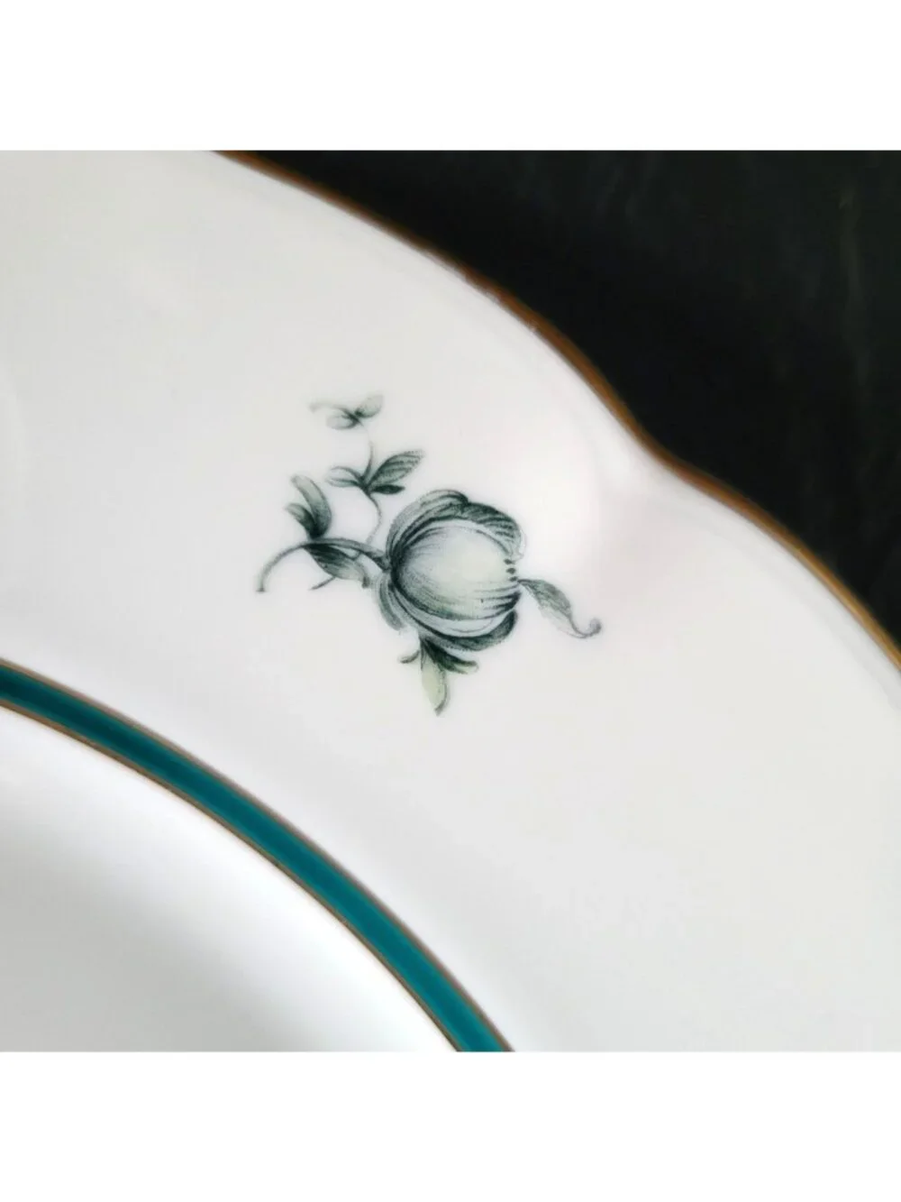 Vintage Royal Bayreuth Teal Tulip Dinner Plate 10.875